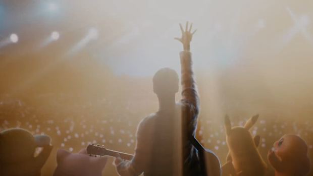 Lay Zhang waves to crowd